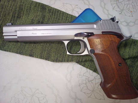 Se vende Sig Sauer P210 Supertarget Silver. Muy poco uso, se entrega en su maletín original con su manual 10