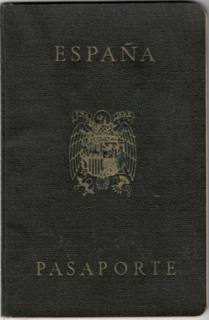  EN RECUERDO Y HOMENAJE A LOS QUE YA NO ESTÁN. 

Si pones en  GOOGLE    PASAPORTES EN LA MEMORIA   da 60