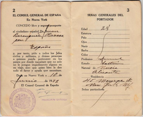  EN RECUERDO Y HOMENAJE A LOS QUE YA NO ESTÁN. 

Si pones en  GOOGLE    PASAPORTES EN LA MEMORIA   da 50