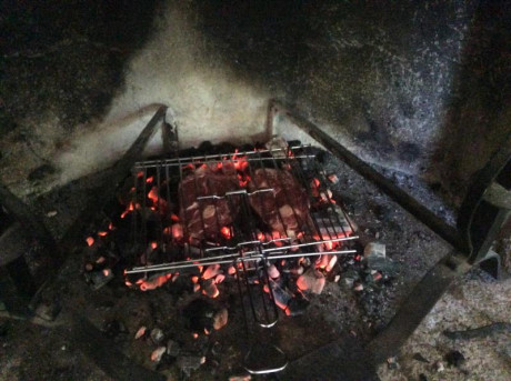 Hoy para comer acelgas hervidas y chuletón de vaca gallega vieja con seis semanas de maduración en cámara 70
