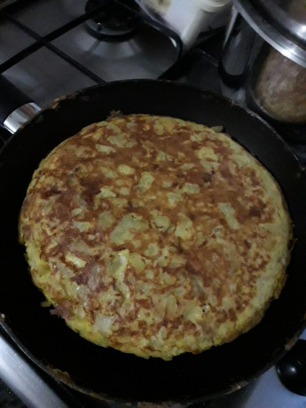 Hoy para comer acelgas hervidas y chuletón de vaca gallega vieja con seis semanas de maduración en cámara 81