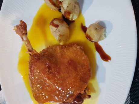 Hoy para comer acelgas hervidas y chuletón de vaca gallega vieja con seis semanas de maduración en cámara 111