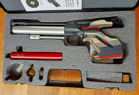 Un amigo me ha encargado la venta de esta preciosidad para disfrutar haciendo dieces, el la compro hace 01