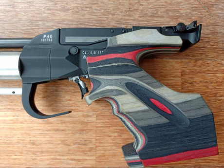 Un amigo me ha encargado la venta de esta preciosidad para disfrutar haciendo dieces, el la compro hace 00