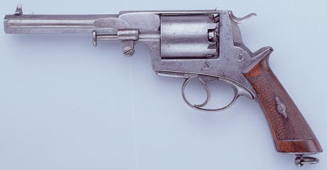 Acumulando ya un par de decadas tirando con revolveres tipo Colt y Remington de avancarga, y quedando 52