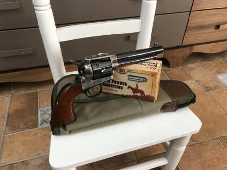 Hola, vendo revólver Uberti, nunca ha disparado, lo compre por capricho, lo he tenido como artículo de 00