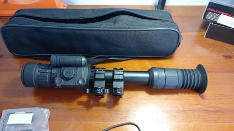 Casi sin uso, como nuevo. Visor infrarojos de la marca Sightmark, similar al Yukon photon que se vende 02