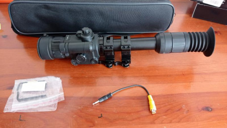 Casi sin uso, como nuevo. Visor infrarojos de la marca Sightmark, similar al Yukon photon que se vende 00