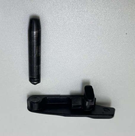 Buenos días:

Busco la retenida de la corredera de la Sig Sauer P210 Super Target 6” fabricada en 2019.

Adjunto 00