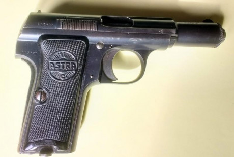 Se vende Astra 300, guiada en "F" 
Dos cargadores, baqueta y caja original.
Se puede ver y probar 01