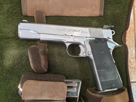 Se vende pistola LLAMA MAX II 45 L/F en perfecto estado con dos cargadores y maletin de plástico guiada 00