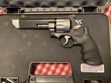 No voy a explicar las cualidades del arma, el que tenga interés, le propongo que busque y se deleite en 110