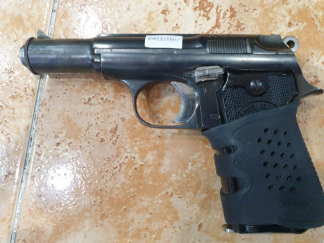 Se vende pistola astra modelo 4000 calibre 9-corto. Funciona perfectamente. Pavonado original. Guiada 00