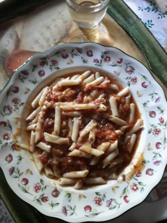 Hoy para comer acelgas hervidas y chuletón de vaca gallega vieja con seis semanas de maduración en cámara 40