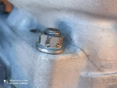 Hola, adjunto foto de una carabina Remington 597 del 22, el sistema de fijación del cañón es peculiar 100