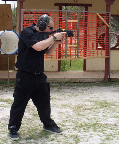 Juguete o arma con muchas aplicaciones... Cada uno que opine, pero que se venda algo así da que pensar:

A 10