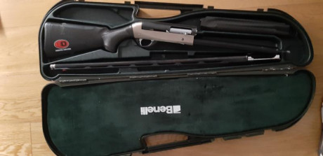 Vendo escopeta Benelli  Rafaello Supersport.
Cañon 71 cm.con chokes. Perfecto.estado. 1600 euros. 02