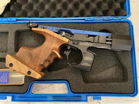 Un compañero del club vende una Matchguns MG2E RF en muy buen estado. Funciona perfectamente, tiene cacha 00