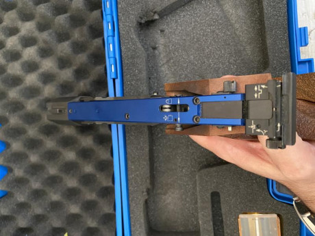 Un compañero del club vende una Matchguns MG2E RF en muy buen estado. Funciona perfectamente, tiene cacha 12