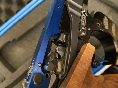 Un compañero del club vende una Matchguns MG2E RF en muy buen estado. Funciona perfectamente, tiene cacha 10