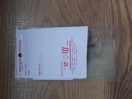 Buenas, pongo a la venta este kit de muelles de diferentes pesos para revolver Smith & wesson de la 01