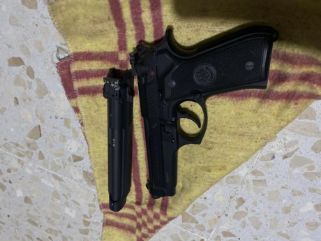 Muy a mi pesar vendo Beretta 92fs con alzas micrometricas en ambos carros 4 cargadores del 9 y uno del 01