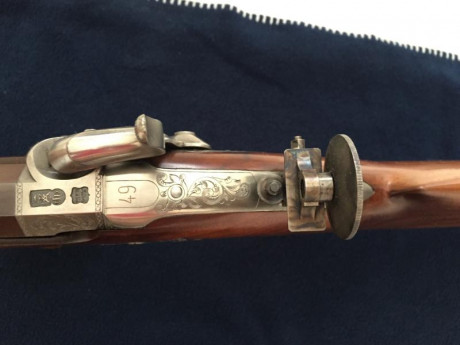 Vendo Waadtlander de Pedersoli,version de lujo,magnificamente cuidado,acompaña baqueta de carga, embudo,iniciador 00
