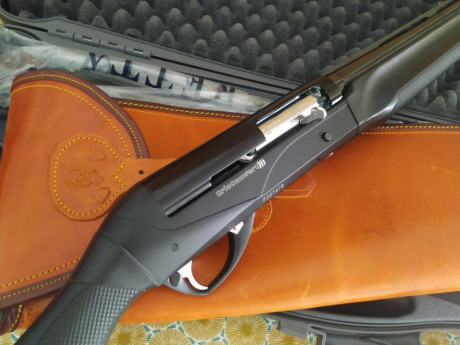 Benelli Rafaello Críoconfort, cal. 12 Magnum. Dos cañones 71 & 61 cm, ambos banda de fibra de carbono, 00