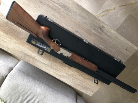Vendo una Beretta 686 Silver Pigeon modelo TRAP. Con 76 cm. de cañón, 2 y 1 estrellas. Con culata regulable. 02