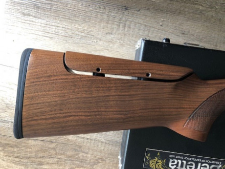 Vendo una Beretta 686 Silver Pigeon modelo TRAP. Con 76 cm. de cañón, 2 y 1 estrellas. Con culata regulable. 01