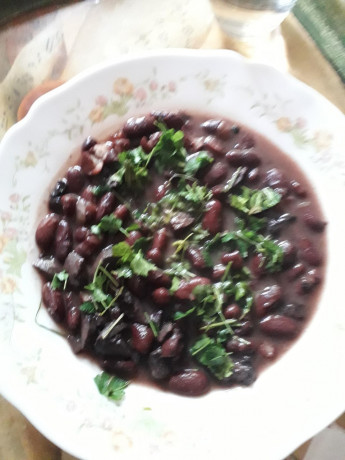 Hoy para comer acelgas hervidas y chuletón de vaca gallega vieja con seis semanas de maduración en cámara 60