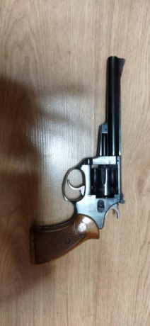 Revolver Astra modelo Cadix 6" cal.22 lr. 
Guiado en F
Perfecto estado
Está en Madrid
Precio 150€
Atiendo 02