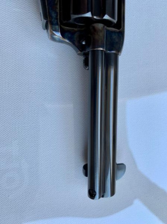 Vendo este Uberti, réplica del Colt SAA (1873), de 4" 3/4 pulgadas, calibre 45 Long Colt.
A penas 21