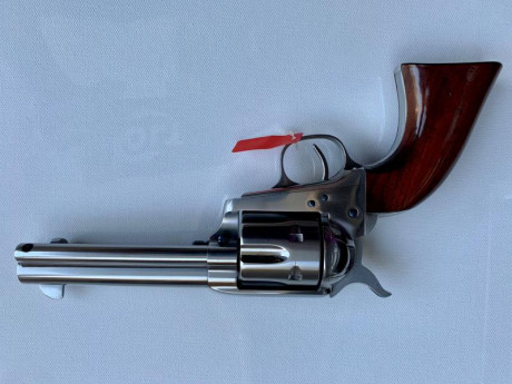 Vendo este Uberti, réplica del Colt SAA (1873), de 4" 3/4 pulgadas, calibre 45 Long Colt.
Edición 02