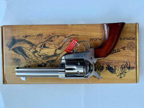 Vendo este Uberti, réplica del Colt SAA (1873), de 4" 3/4 pulgadas, calibre 45 Long Colt.
Edición 00