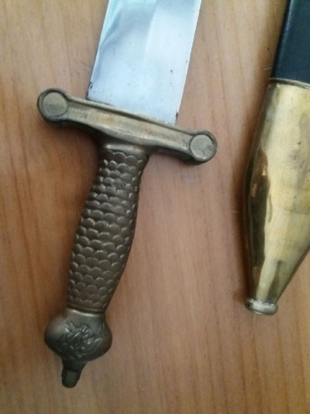 Pongo a la venta, por falta de espacio, esta réplica del  Machete-Espada Francés de Artillería , modelo 10