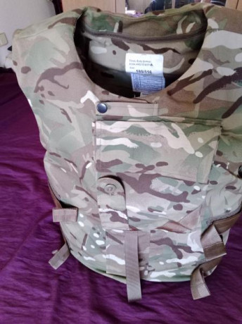 Se vende chaleco britanico antifrgmentos nuevo con proteccion balistica talla m  con envio incluido un 02