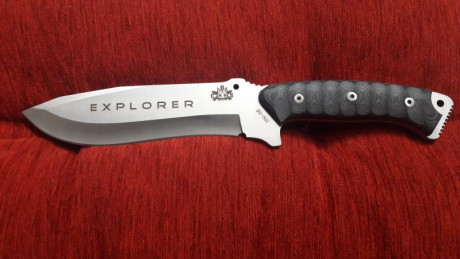 Vendo cuchillo cds explorer . No está usado y tiene su caja. Cachas micarta negra con separadores rojos. 02