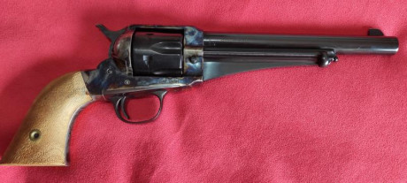 Se vende Remington Outlaw fabricado por Uberti, calibre 45 Long Colt.

Impecable. Solo 23 disparos.
Se 00
