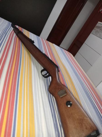:clint: Buenos  días, 
Vendo o también cambio  preciosa  diana  mauser  k98  en 
 calibre  4.5,  funcionamiento 10