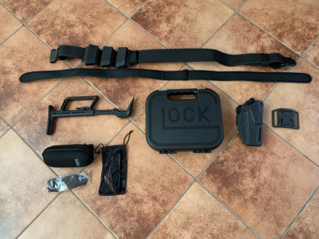 Por cese de actividad y venta de las armas vendo el siguiente lote de accesorios para glock:
Cinturon 02