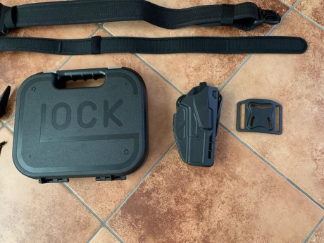 Por cese de actividad y venta de las armas vendo el siguiente lote de accesorios para glock:
Cinturon 01