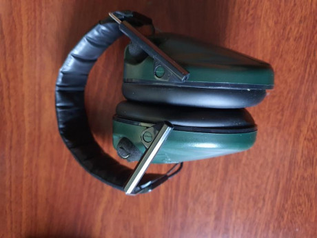 Auriculares activos para tiro atenúa el sonido de los disparos pero permite escuchar las voces.

Precio 00