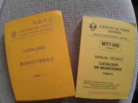 Manuales técnicos de Catálogo de Municiones, tomos I y II.
En buen estado. 20€ más gastos de envío. Se 00