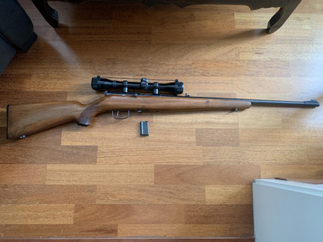 Se vende esta carabina TYROL 22lr. (Made in Austria) que funciona tiro a tiro o semiautomática y por lo 01