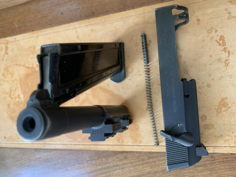 Se vende una pieza muy especial, un conversor del calibre 22lr. original Walther para cualquier P38 tanto 01