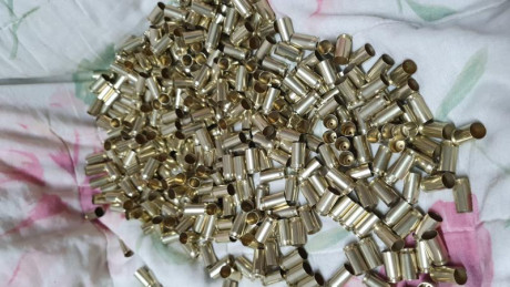 Vendo vainas del 9 mm parabellum. Son de marca Fiocchi civil,  Fiocchi militar, CBC y Selier. Las vainas 00