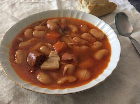 Hoy para comer acelgas hervidas y chuletón de vaca gallega vieja con seis semanas de maduración en cámara 22