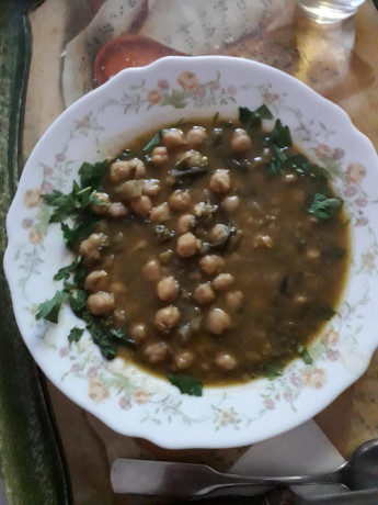 Hoy para comer acelgas hervidas y chuletón de vaca gallega vieja con seis semanas de maduración en cámara 120