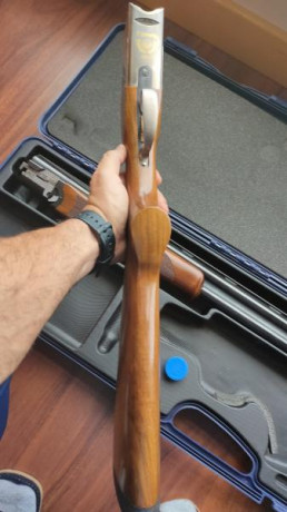 Hola se vende escopeta beretta 686 E sporting con cañón de 76cm. Escopeta en perfecto estado. Se puede 12